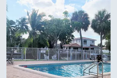 151 SE 6th Avenue #10, Pompano Beach, FL 33060 - Photo 1