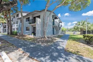 7235 NW 179th St, Hialeah, FL 33015 - Photo 1