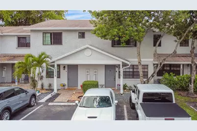 10324 NW 3rd St, Unit #4, Pembroke Pines, FL 33026 - Photo 1