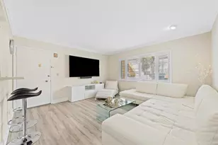 5720 NE 22nd Way, Fort Lauderdale, FL 33308 - Photo 1