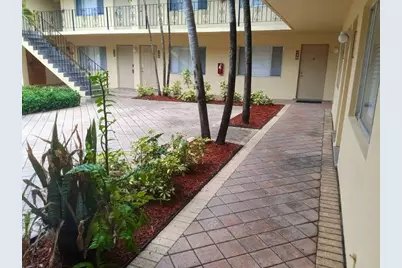 515 S Sequoia Dr, Unit #203, West Palm Beach, FL 33409 - Photo 1