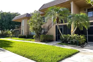 195 Lakeview Dr, Weston, FL 33326 - Photo 1