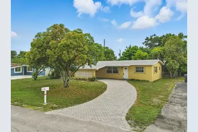 760 S 61st Ter, Hollywood, FL 33023 - Photo 1