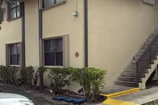 501 NW 100th Pl, Pembroke Pines, FL 33024 - Photo 1