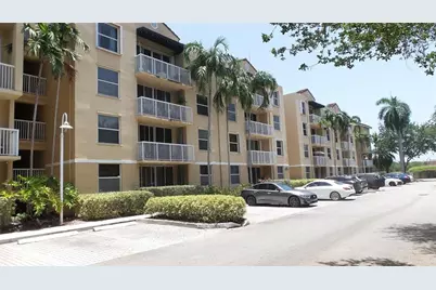 649 E Sheridan St, Unit #204, Dania Beach, FL 33004 - Photo 1