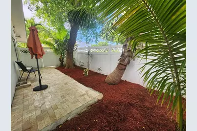 1099 NE 32nd St, Unit #1, Oakland Park, FL 33334 - Photo 1