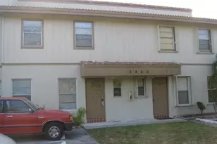 3920 Woodside Dr, Coral Springs, FL 33065 - Photo 1