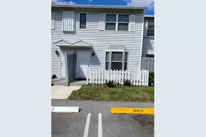 17 SW 3rd St, Unit #17, Pompano Beach, FL 33060 - Photo 1