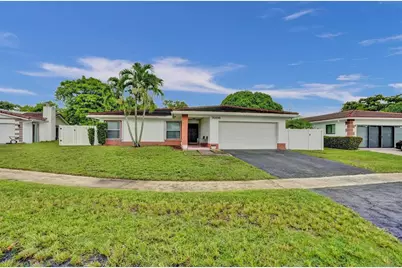 7008 NW 81st St, Tamarac, FL 33321 - Photo 1