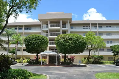 3850  Oaks Clubhouse Dr, Unit #405, Pompano Beach, FL 33069 - Photo 1