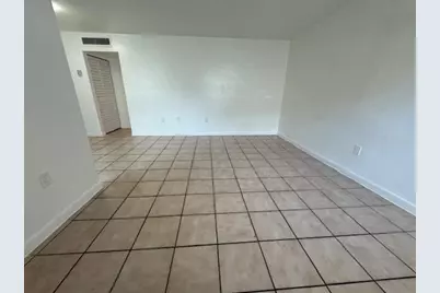 2031 NE 139th St, Unit #14, North Miami Beach, FL 33181 - Photo 1