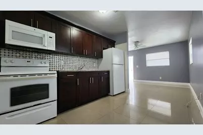 2221 NW 4th Ct #2, Pompano Beach, FL 33069 - Photo 1