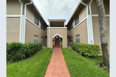 10222  Twin Lakes Dr, Unit #10222, Coral Springs, FL 33071 - Photo 1