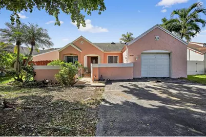 8132 NW 191st St, Hialeah, FL 33015 - Photo 1