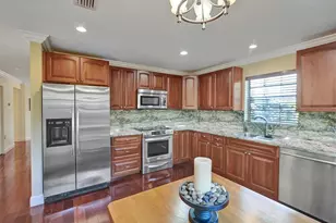 9113 Vineyard Lake Dr, Plantation, FL 33324 - Photo 1