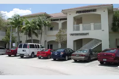 2731  Executive Park Dr, Unit #8, Weston, FL 33331 - Photo 1