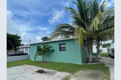 22 NW 8th Ave, Unit #2, Dania Beach, FL 33004 - Photo 1