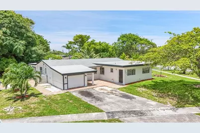 301 NW 38th St, Deerfield Beach, FL 33064 - Photo 1