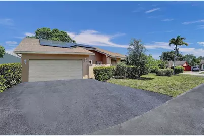 1060 SW 55th Way, Margate, FL 33068 - Photo 1