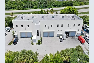 701 SE 32nd Ct, Unit #204, Fort Lauderdale, FL 33316 - Photo 1