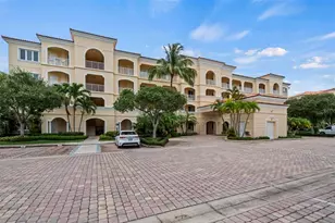 7 Harbour Isle Dr Unit, Fort Pierce, FL 34949 - Photo 1