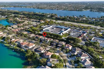 19452 SW 68th Street, Pembroke Pines, FL 33332 - Photo 1