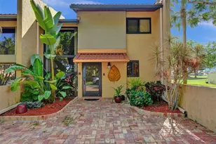 700 E Coco Plum Cr Unit, Plantation, FL 33324 - Photo 1