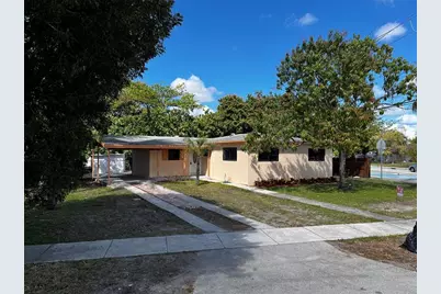 285 NE 43rd St, Deerfield Beach, FL 33064 - Photo 1