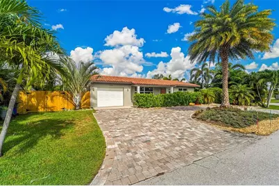 240 SE 15th Avenue, Pompano Beach, FL 33060 - Photo 1