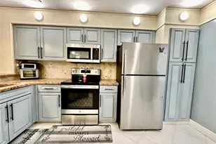 2240 N Cypress Bend Dr, Pompano Beach, FL 33069 - Photo 1