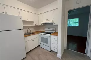 810 SE 18th St, Fort Lauderdale, FL 33316 - Photo 1