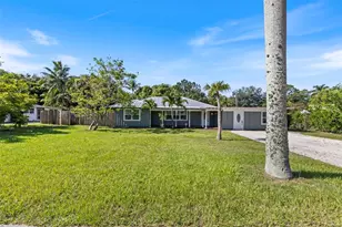 333 SW Manor Dr, Stuart, FL 34994 - Photo 1