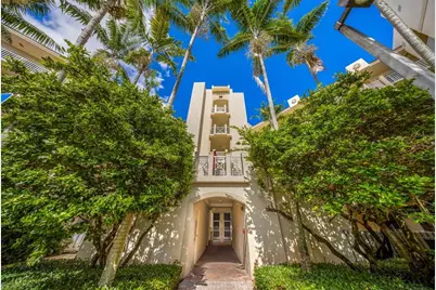 3600  Oaks Clubhouse Dr, Unit #302, Pompano Beach, FL 33069 - Photo 1