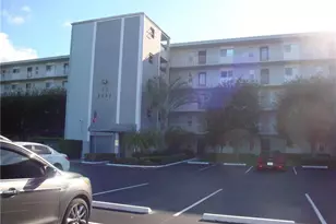 2226 N Cypress Bend Dr, Pompano Beach, FL 33069 - Photo 1