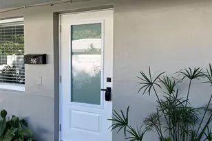 916 NW 26th St, Wilton Manors, FL 33311 - Photo 1