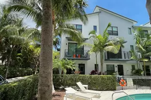 621 NE 22nd Dr, Wilton Manors, FL 33305 - Photo 1