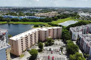 9688 W Fontainebleau Blvd Unit, Miami, FL 33172 - Photo 1