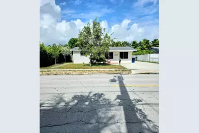 2733 NE 6th Ave, Wilton Manors, FL 33334 - Photo 1