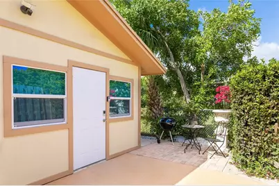 1724 37th Street, West Palm Beach, FL 33407 - Photo 1