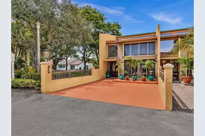 701 E Coco Plum Circle #8, Plantation, FL 33324 - Photo 1