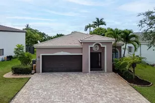 1426 SW 45th Way, Deerfield Beach, FL 33442 - Photo 1