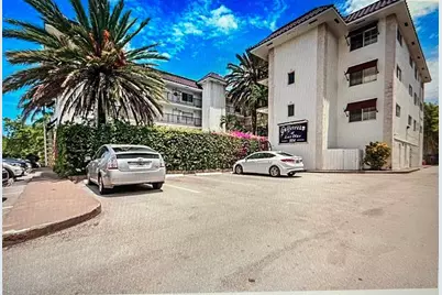 924 SE 2nd Street #20, Fort Lauderdale, FL 33301 - Photo 1