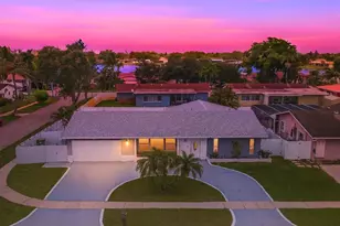 621 NW 97th Terrace, Pembroke Pines, FL 33024 - Photo 1