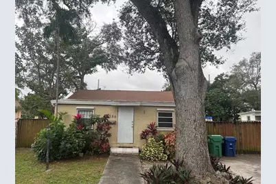 586 NW 94 St, Miami, FL 33150 - Photo 1