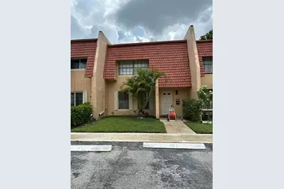 32  Spinning Wheel Ln, Unit #32, Tamarac, FL 33319 - Photo 1