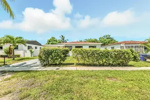 1985 NE 177th St, North Miami Beach, FL 33162 - Photo 1