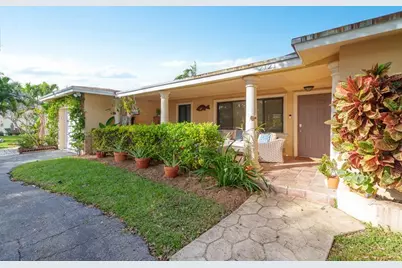 2121 NE 34th St, Lighthouse Point, FL 33064 - Photo 1