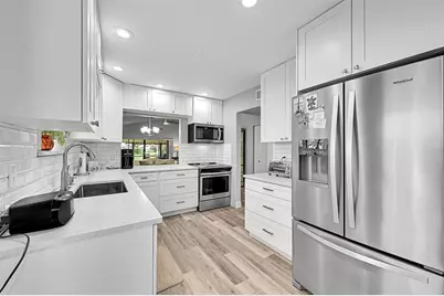 37  Lakeside Cir, Unit #194, Sunrise, FL 33326 - Photo 1