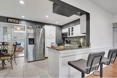 415 W Palm St, Lantana, FL 33462 - Photo 1