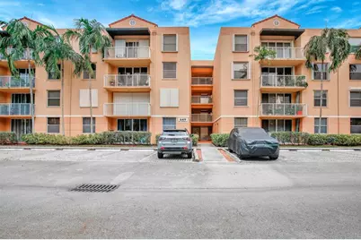 649 E Sheridan Street #308, Dania Beach, FL 33004 - Photo 1